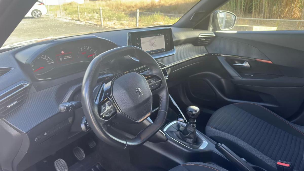 peugeot-2008-2023-gasolina-1199cc
