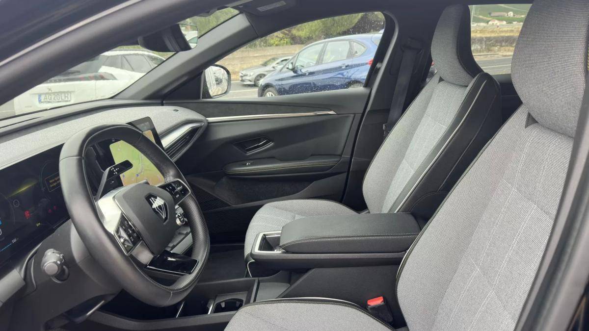 renault-megane-e-tech-2024-eletrico-0cc