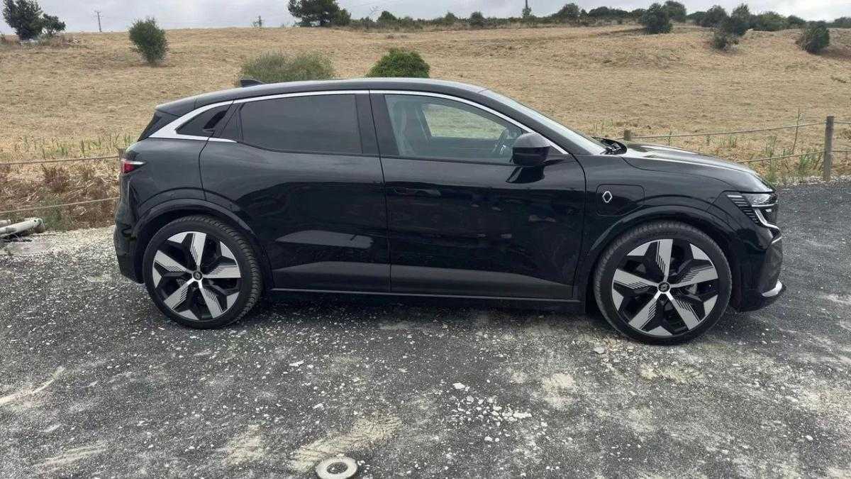 renault-megane-e-tech-2024-eletrico-0cc
