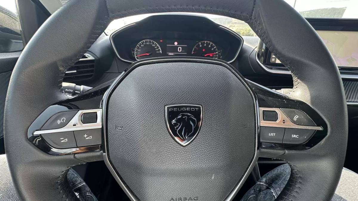 peugeot-208-2024-gasolina-1199cc