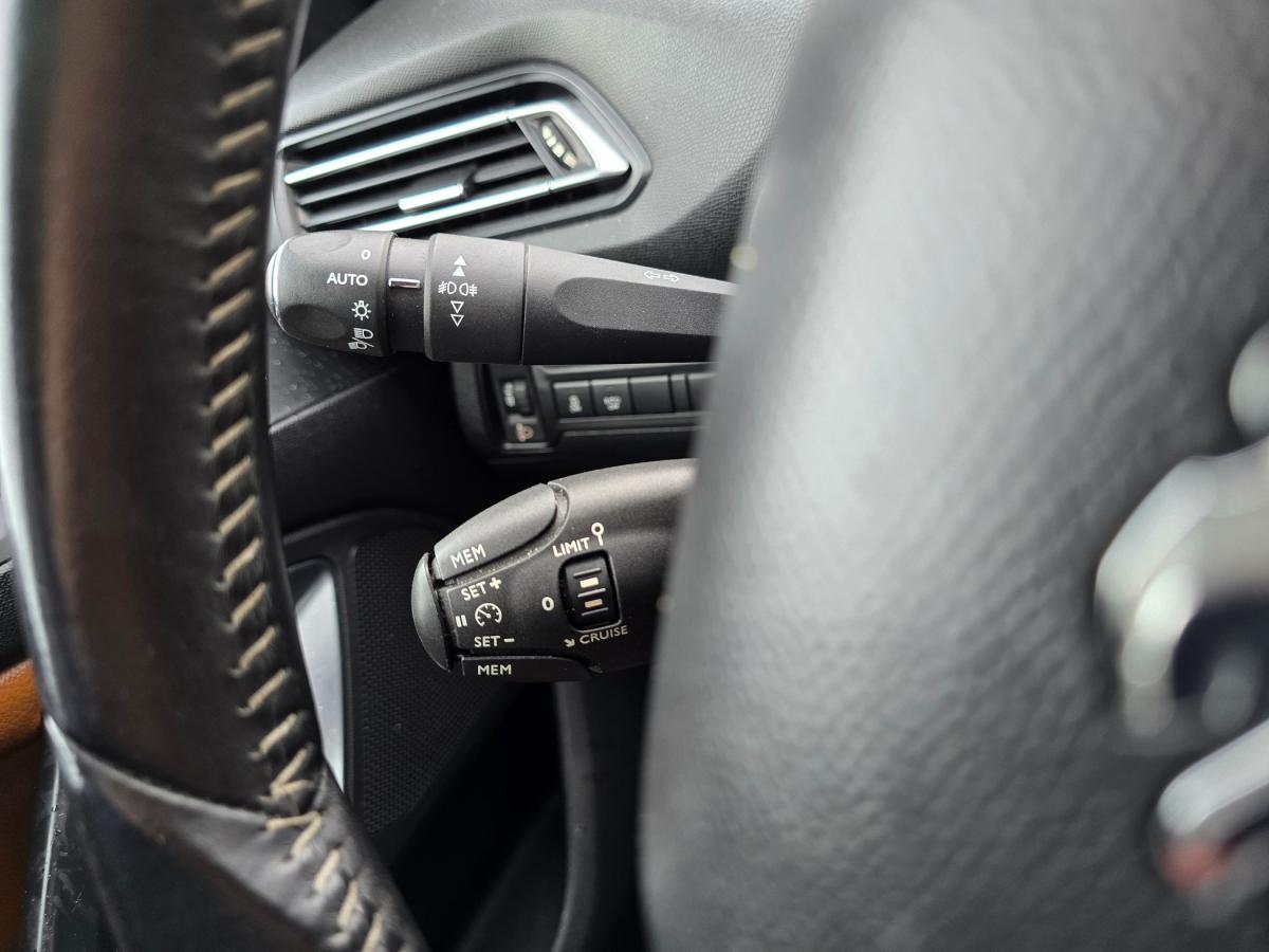 peugeot-308-sw-2015-diesel-1560cc