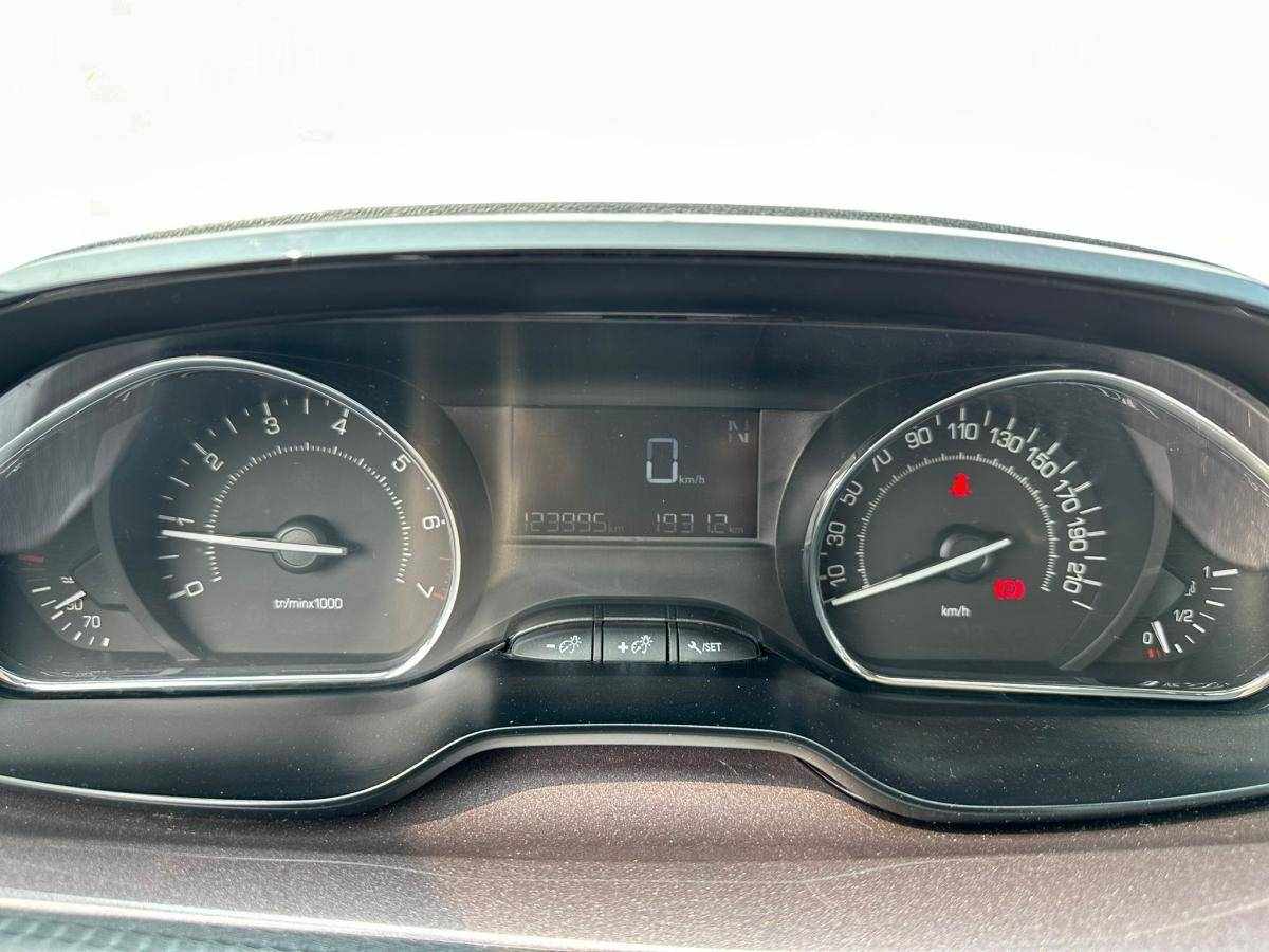 peugeot-2008-2014-gasolina-1199cc