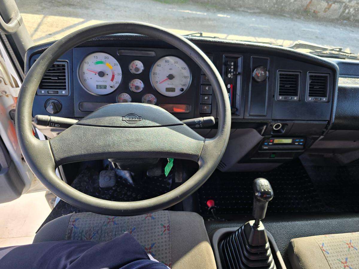 nissan-atleon-2002-diesel-5985cc