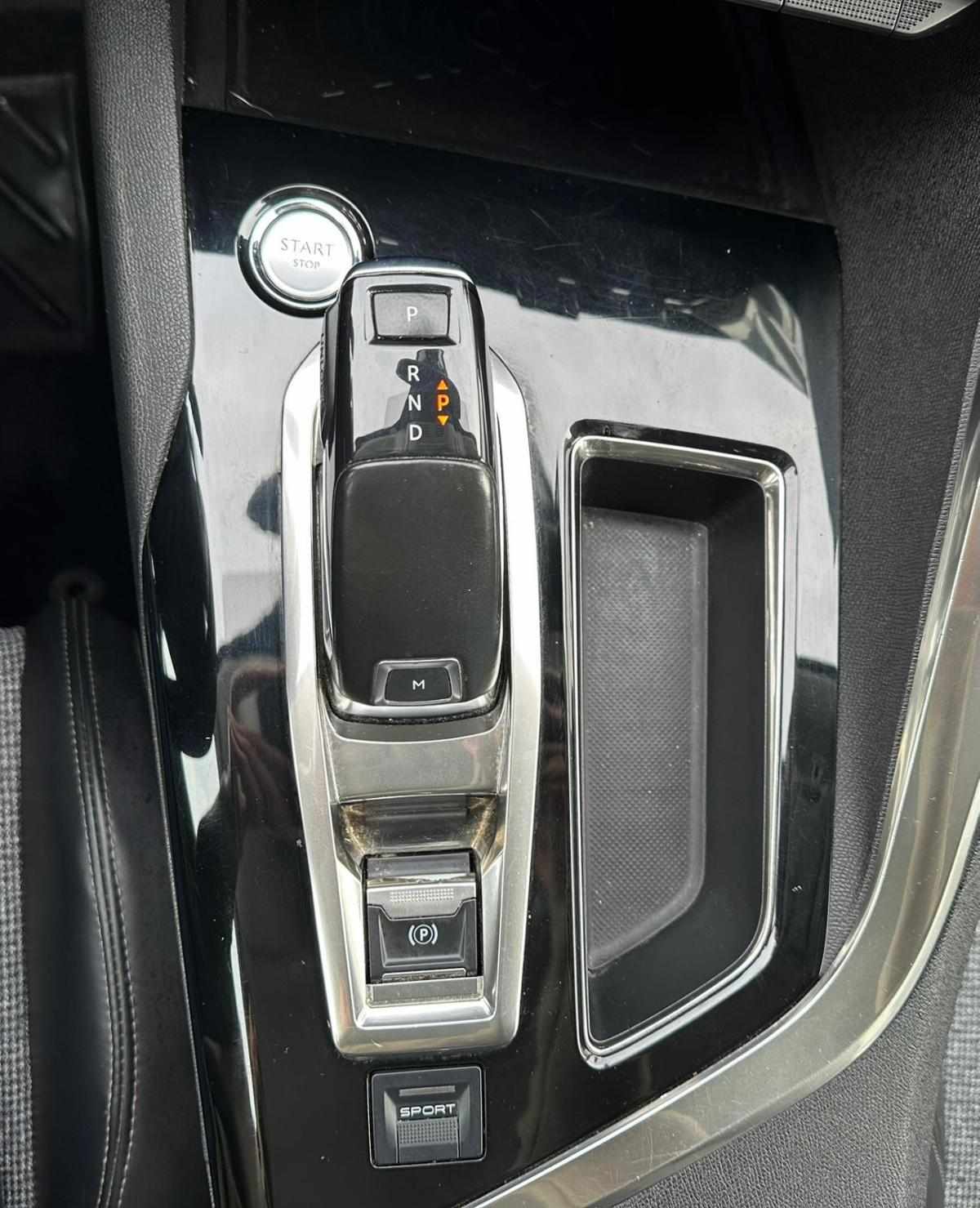 peugeot-5008-2017-diesel-1560cc