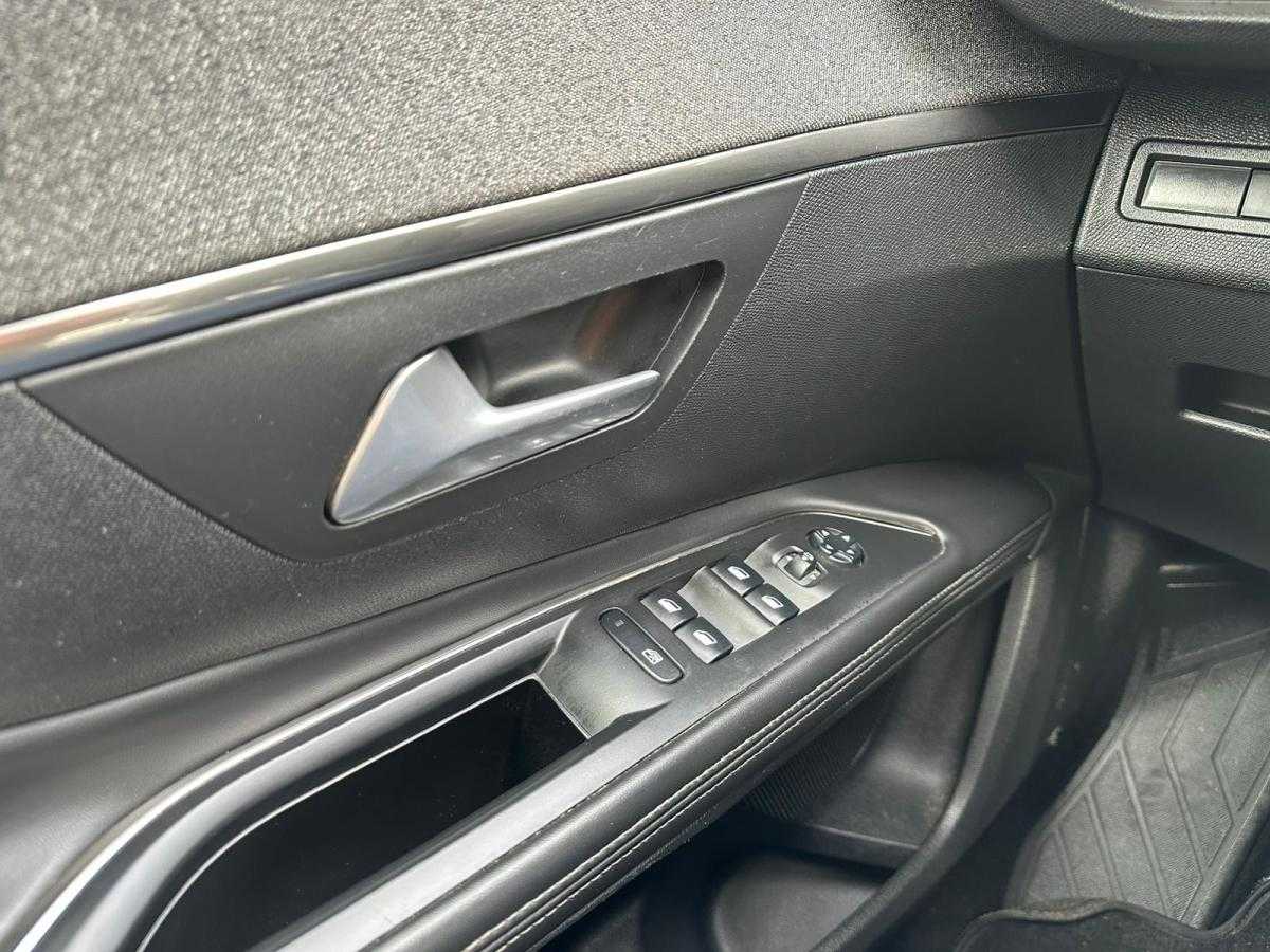 peugeot-5008-2017-diesel-1560cc