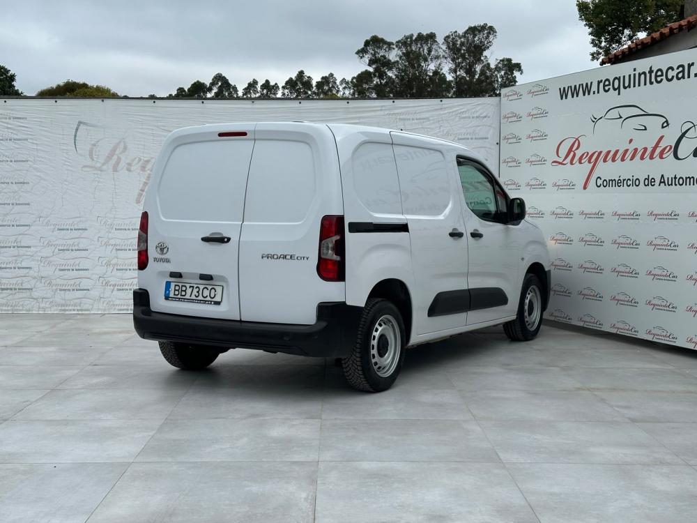 toyota-proace-city-2023-diesel-1500cc