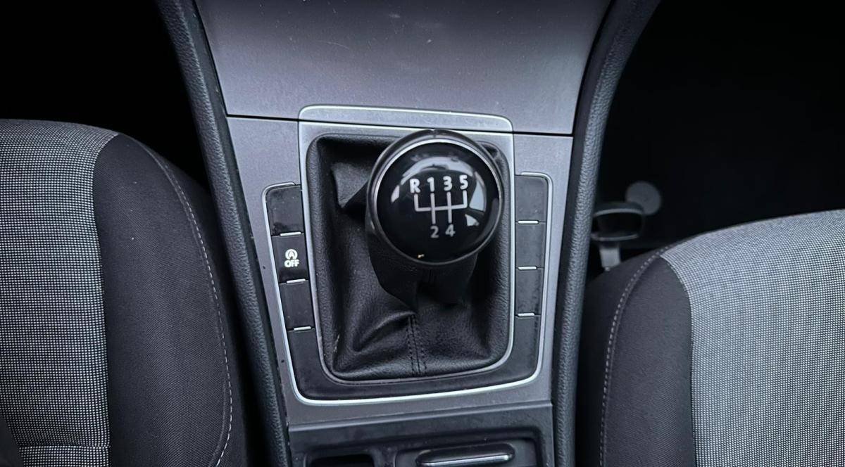 volkswagen-golf-2016-diesel-1598cc