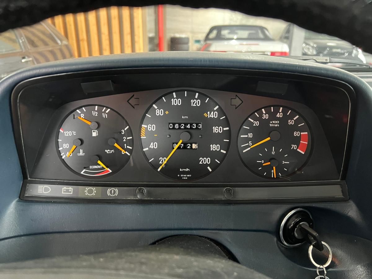 mercedes-benz-230-1985-gasolina-2298cc
