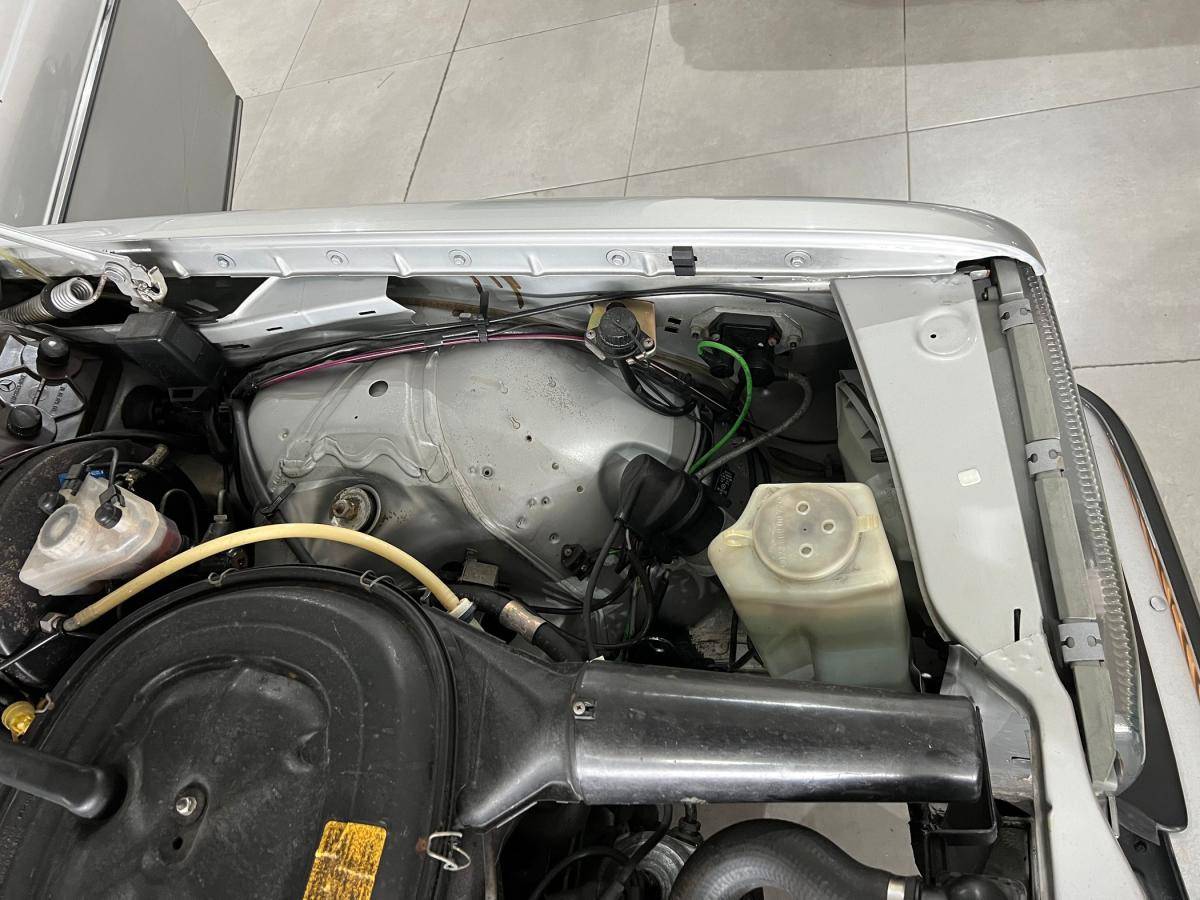 mercedes-benz-230-1985-gasolina-2298cc