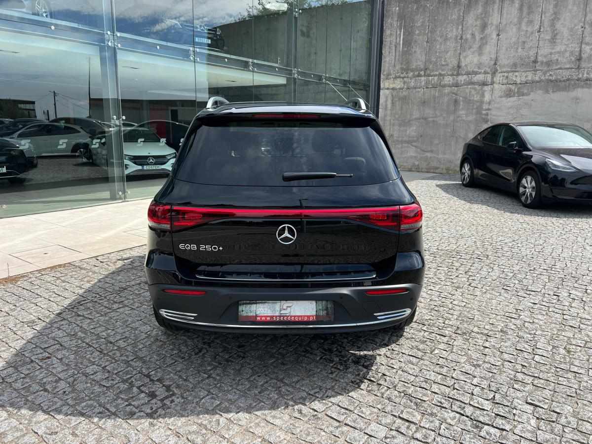 mercedes-benz-eqb-2023-eletrico-0cc
