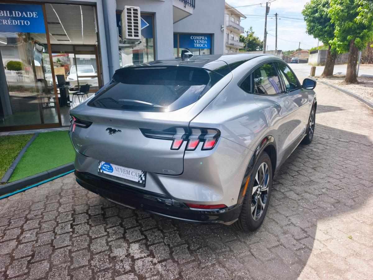 ford-mustang-mach-e-long-range-awd-2021-eletrico