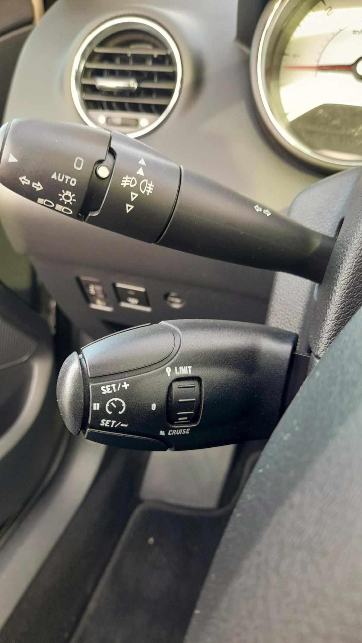 peugeot-308-sw-2013-diesel-1560cc