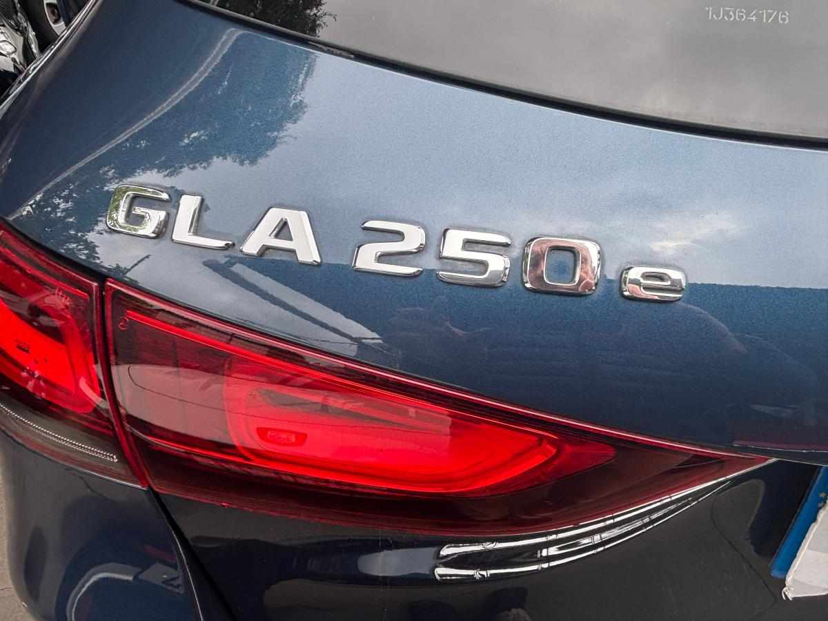 mercedes-benz-gla-250-e-2022-gasolina-1332cc
