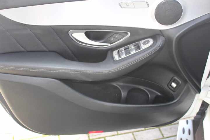 mercedes-benz-glc-220-d-2-1-4matic-2017-diesel-2143cc