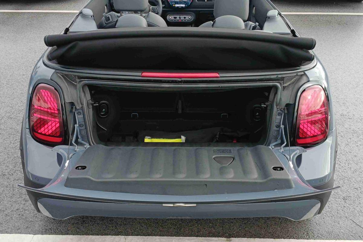 mini-cabrio-2025-gasolina-1998cc