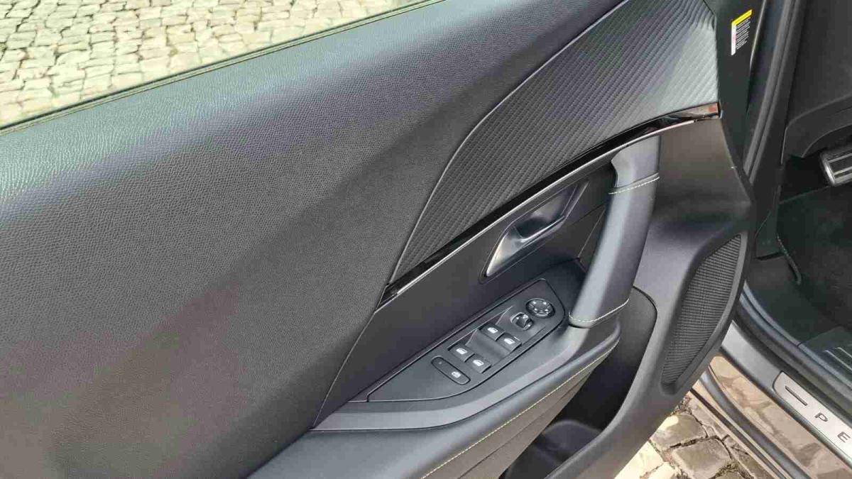 peugeot-2008-2021-gasolina-1199cc