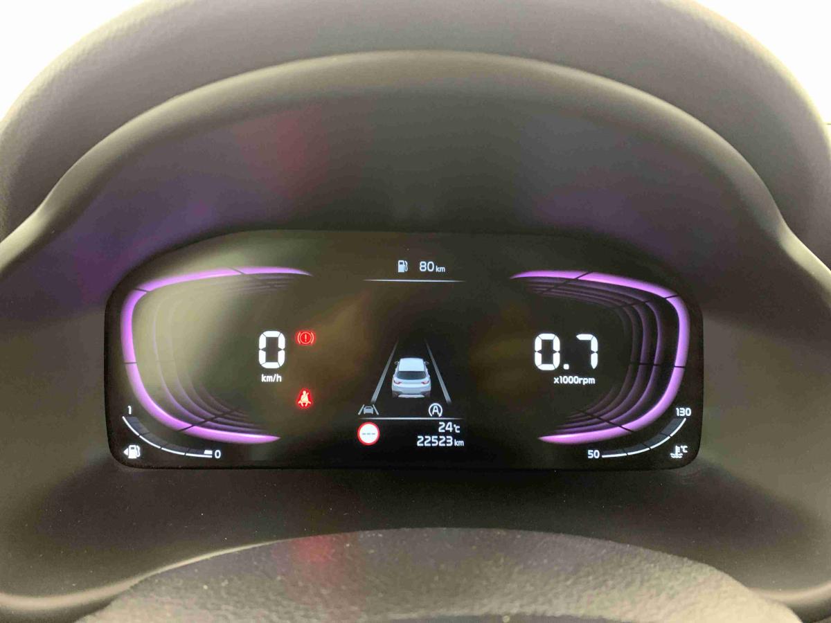 kia-stonic-2025-gasolina-1197cc