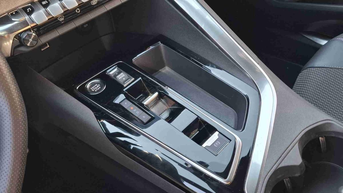 peugeot-3008-2023-hibrido-1598cc