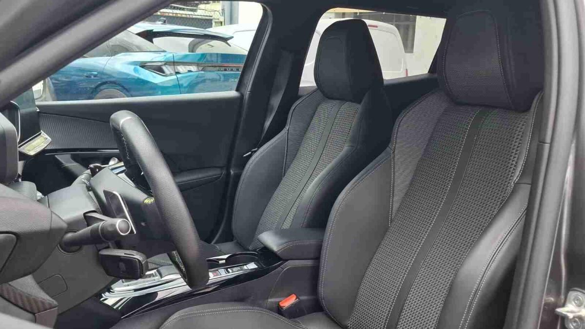 peugeot-2008-2022-gasolina-1199cc