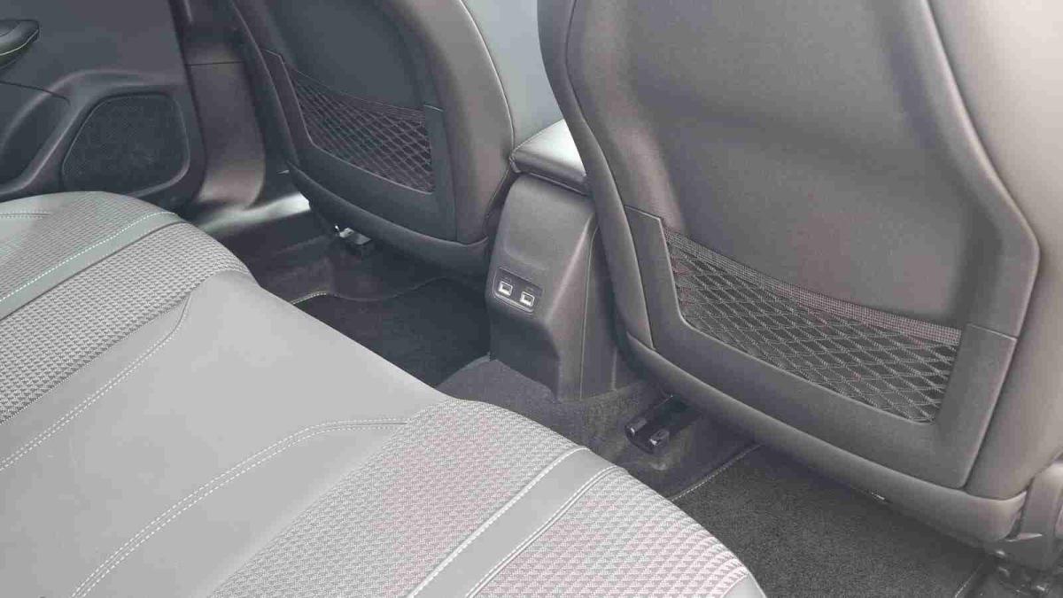 peugeot-2008-2022-gasolina-1199cc