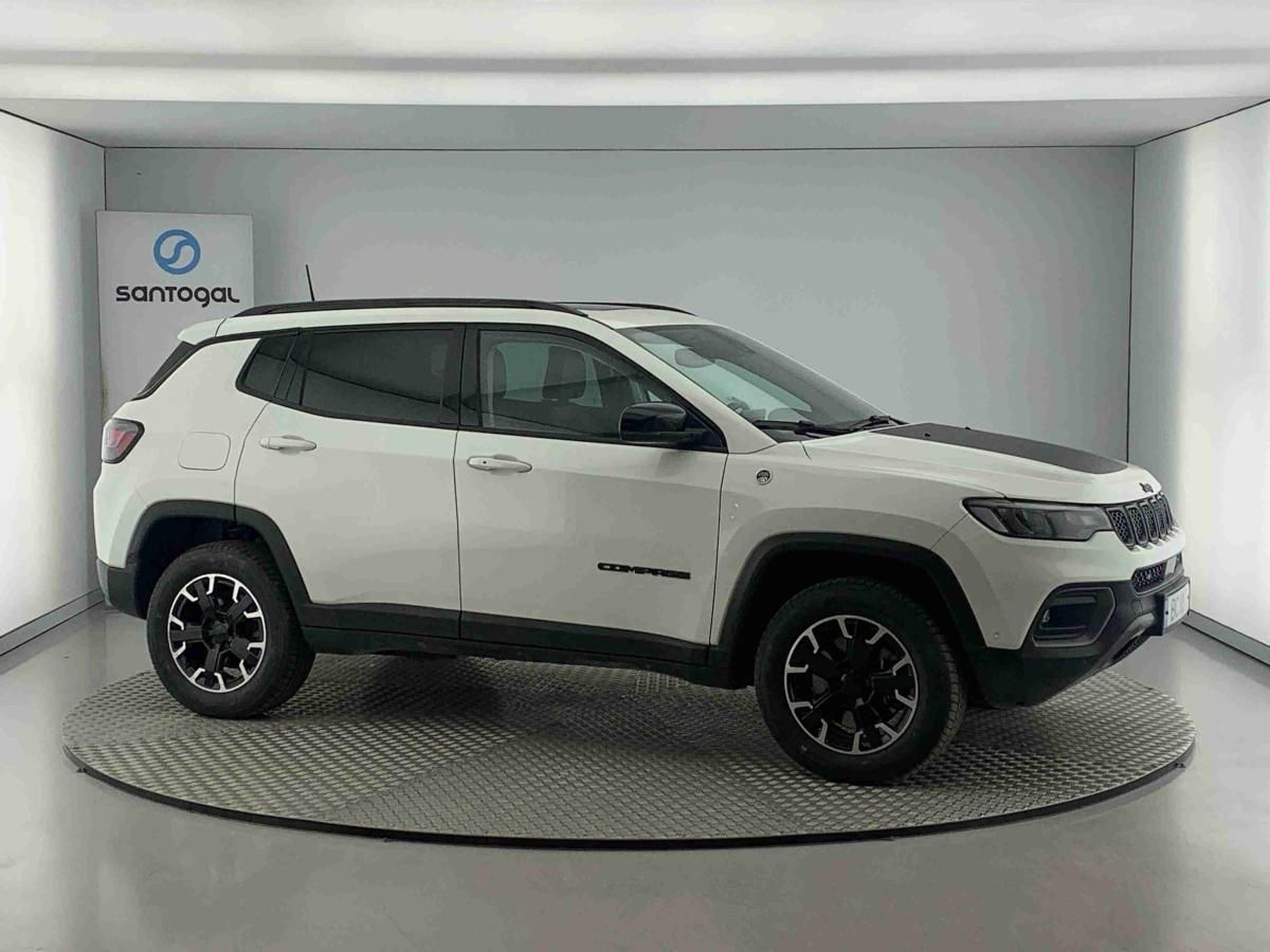 jeep-compass-2023-hibrido-1332cc