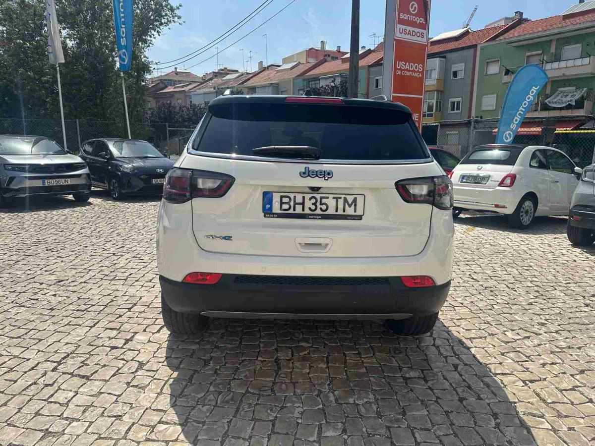 jeep-compass-2024-hibrido-1332cc