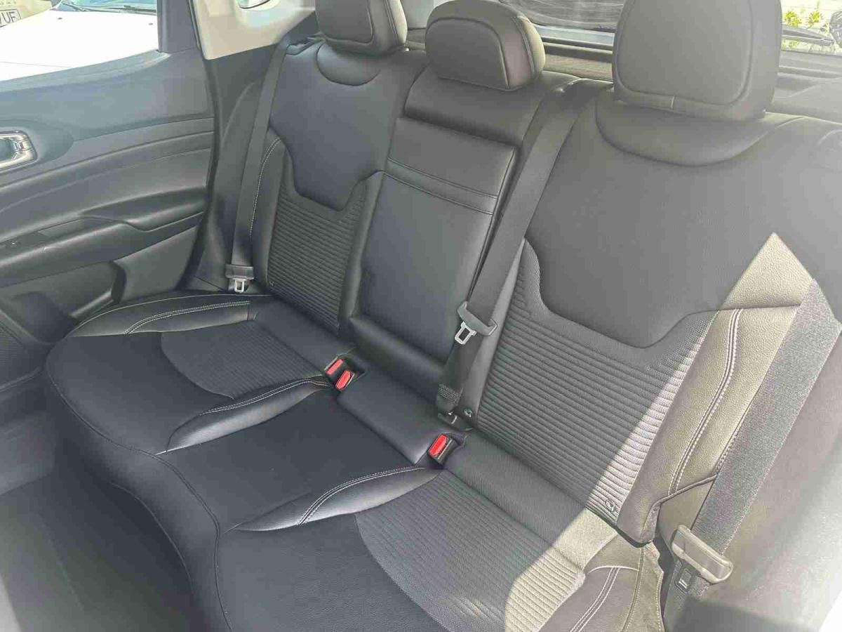 jeep-compass-2024-hibrido-1332cc