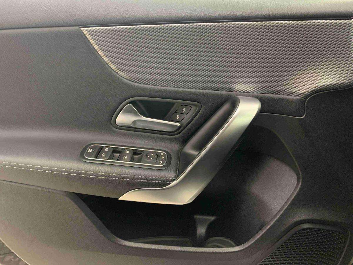 mercedes-benz-180-2019-diesel-1461cc