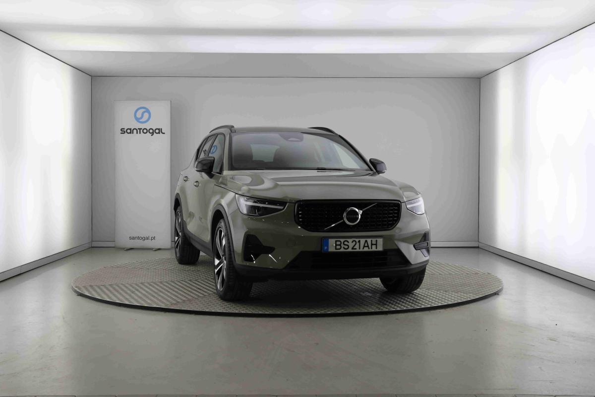 volvo-xc40-2025-gasolina-1969cc