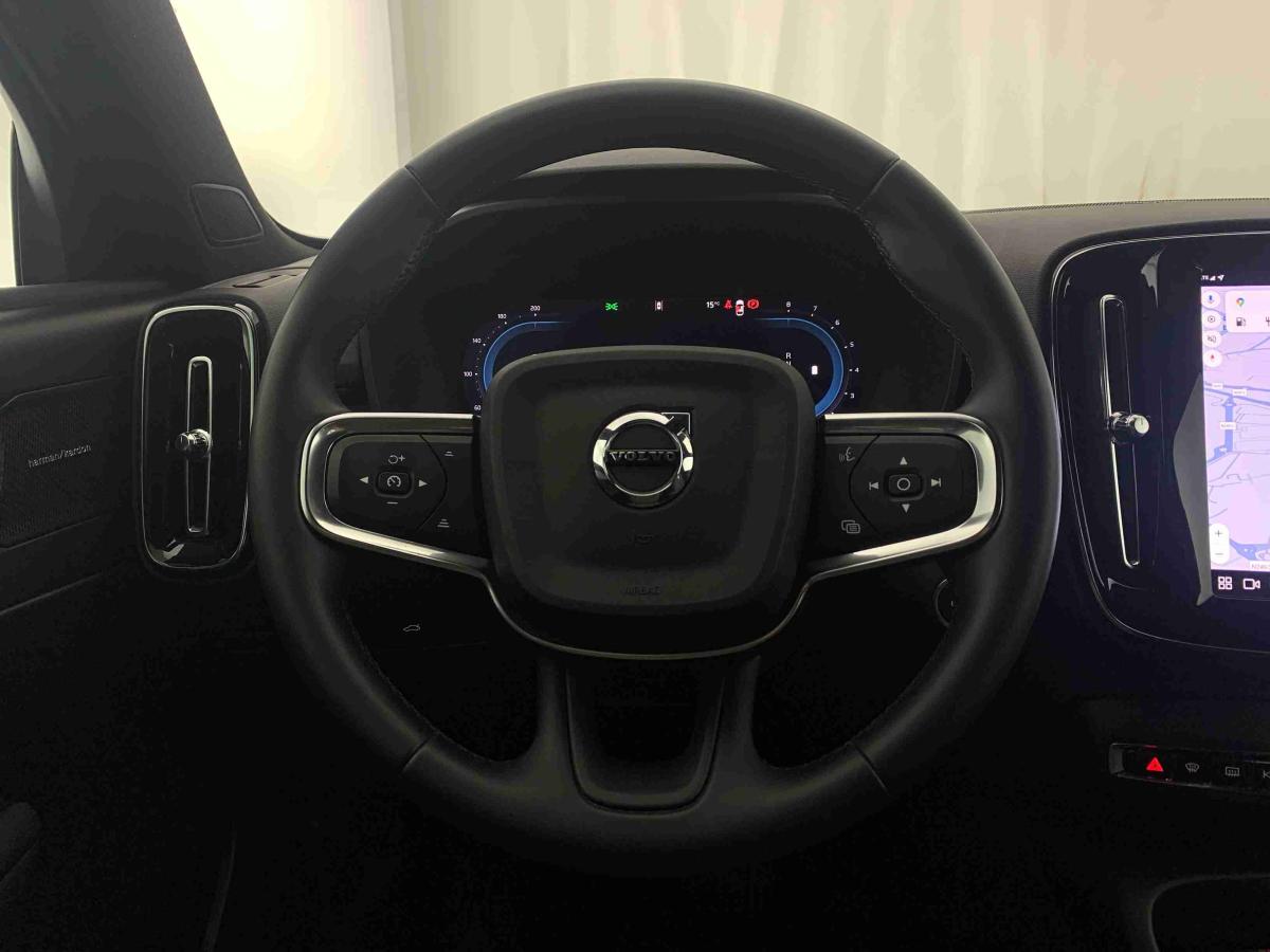 volvo-xc40-2025-gasolina-1969cc