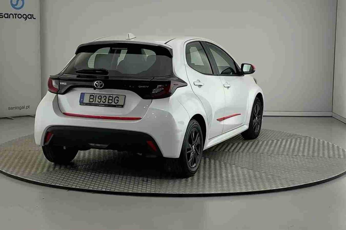 toyota-yaris-2024-gasolina-1490cc