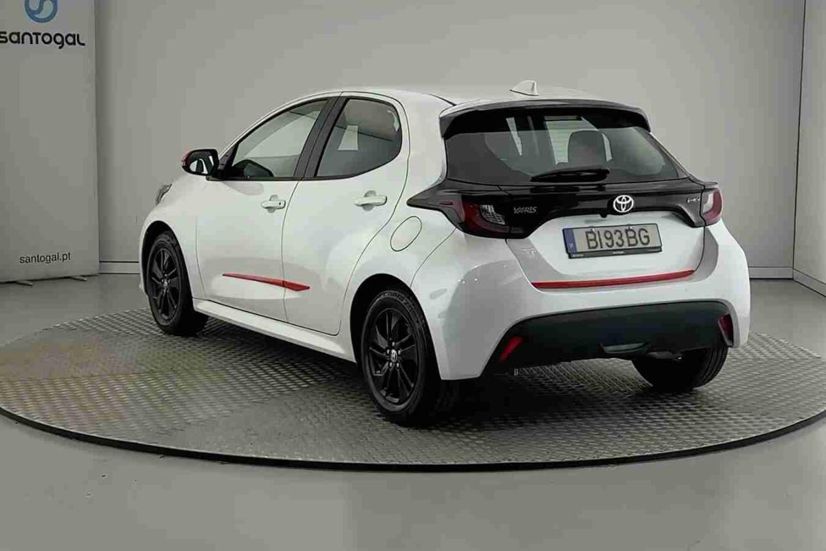 toyota-yaris-2024-gasolina-1490cc