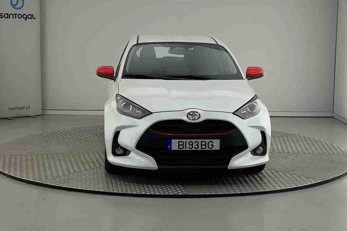 toyota-yaris-2024-gasolina-1490cc