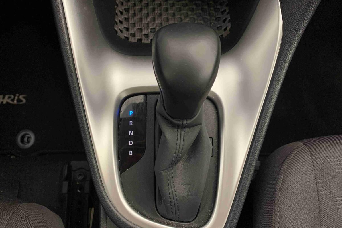 toyota-yaris-2024-gasolina-1490cc