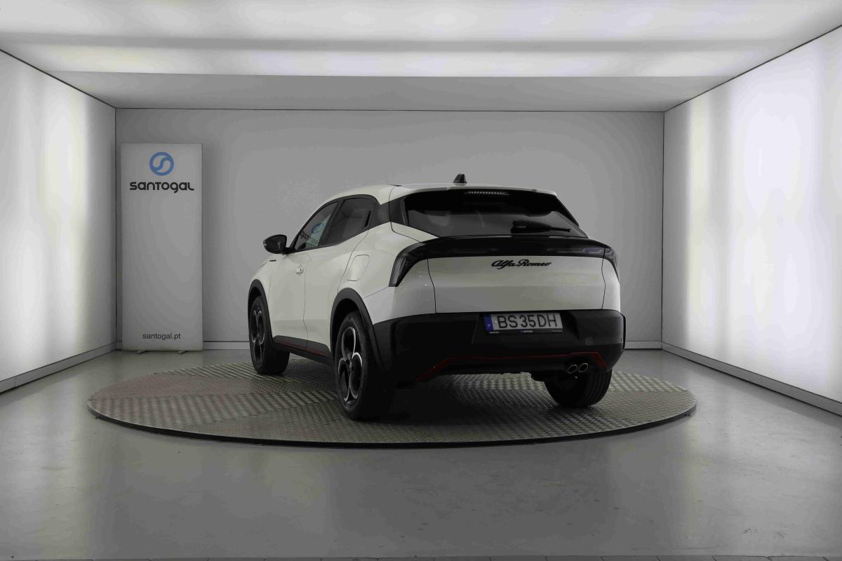 alfa-romeo-junior-2025-hibrido-1199cc