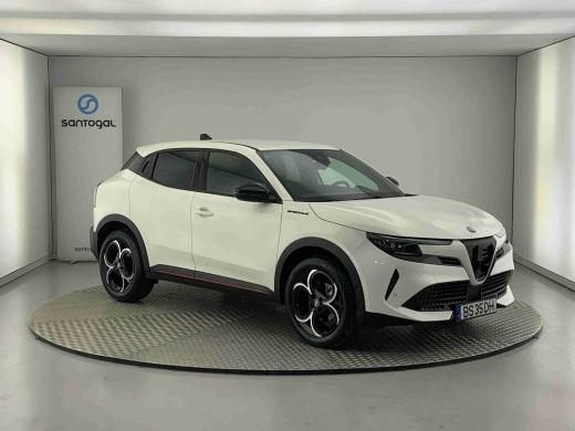 alfa-romeo-junior-2025-hibrido-1199cc