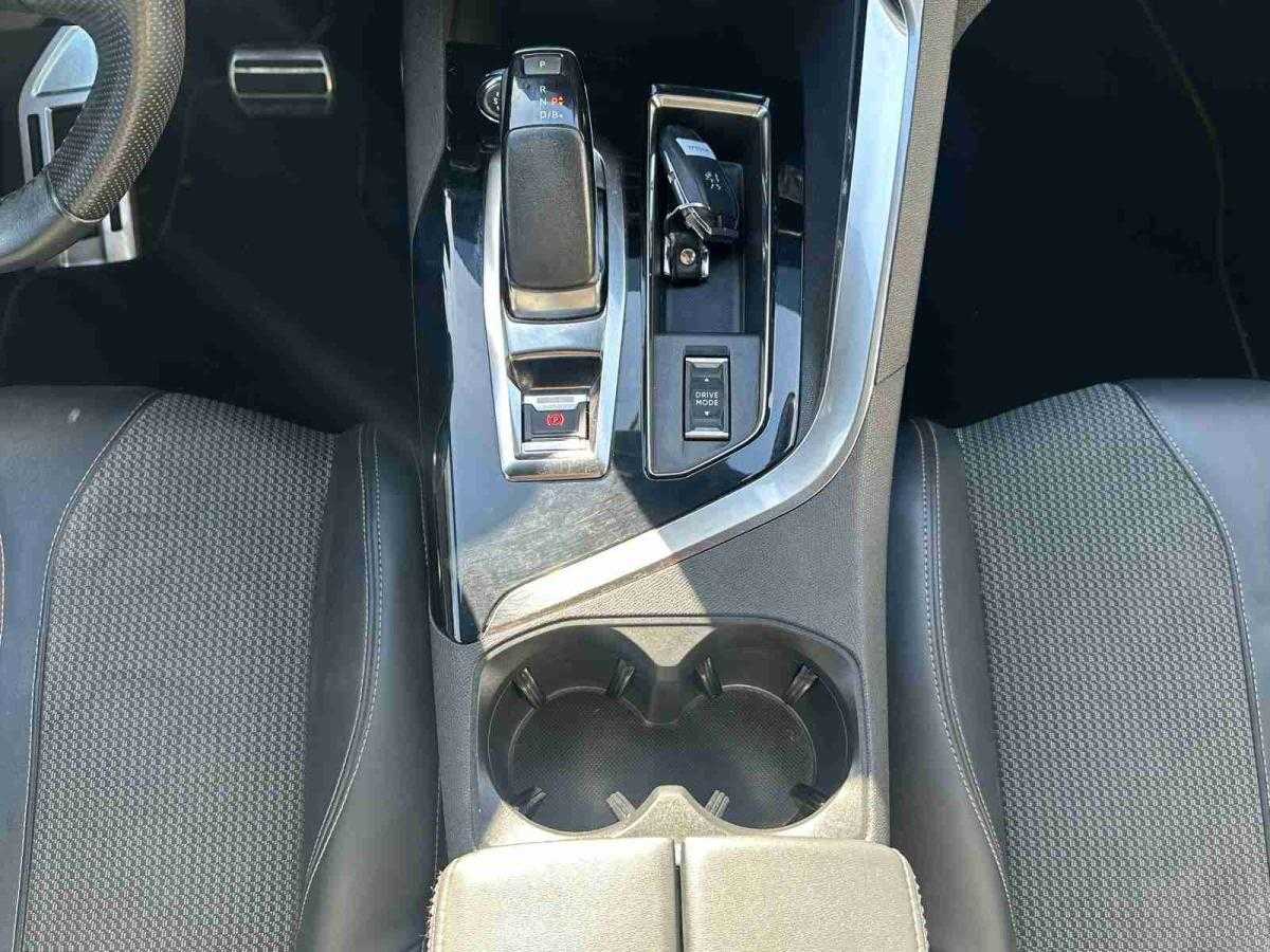 peugeot-3008-2022-hibrido-1598cc