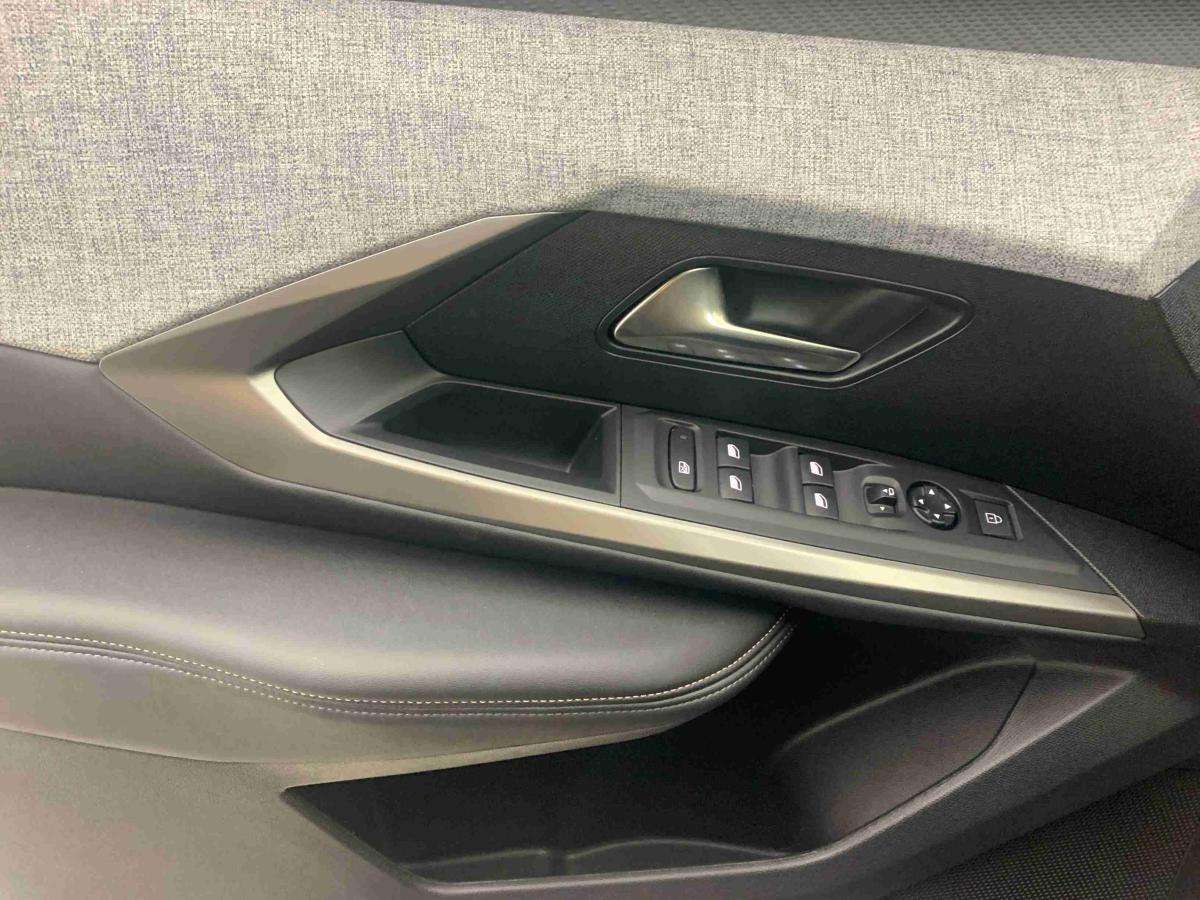 peugeot-5008-2025-gasolina-1199cc