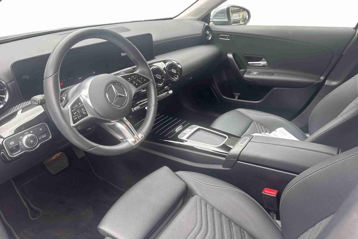mercedes-benz-200-2025-gasolina-1332cc