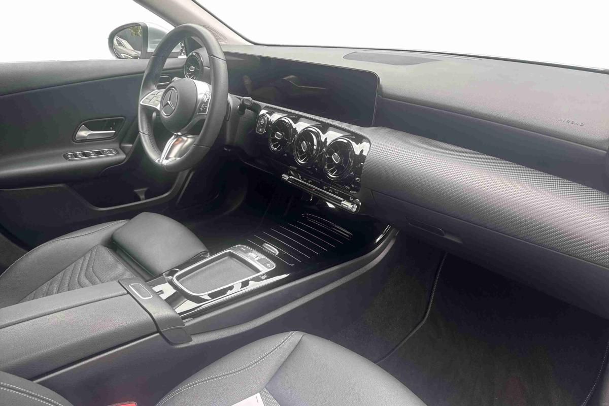 mercedes-benz-200-2025-gasolina-1332cc