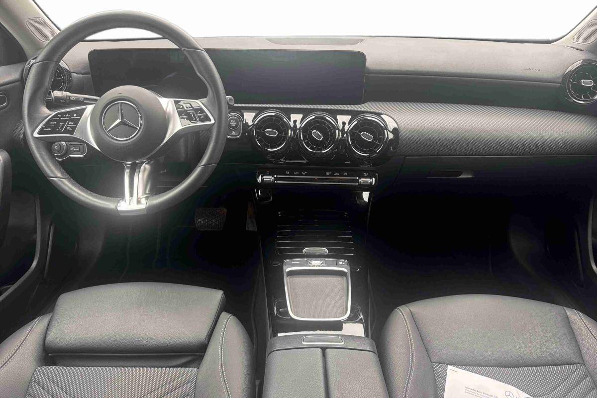 mercedes-benz-200-2025-gasolina-1332cc