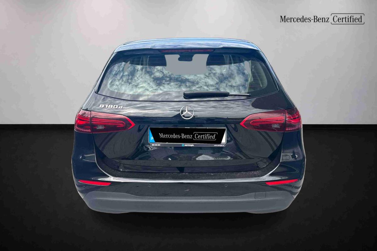 mercedes-benz-180-2025-diesel-1950cc