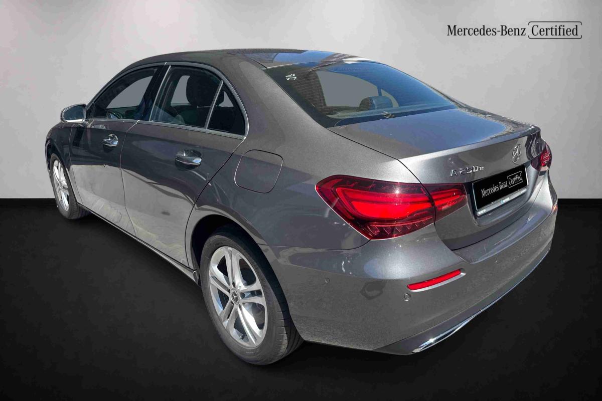 mercedes-benz-classe-a-2023-hibrido-1332cc
