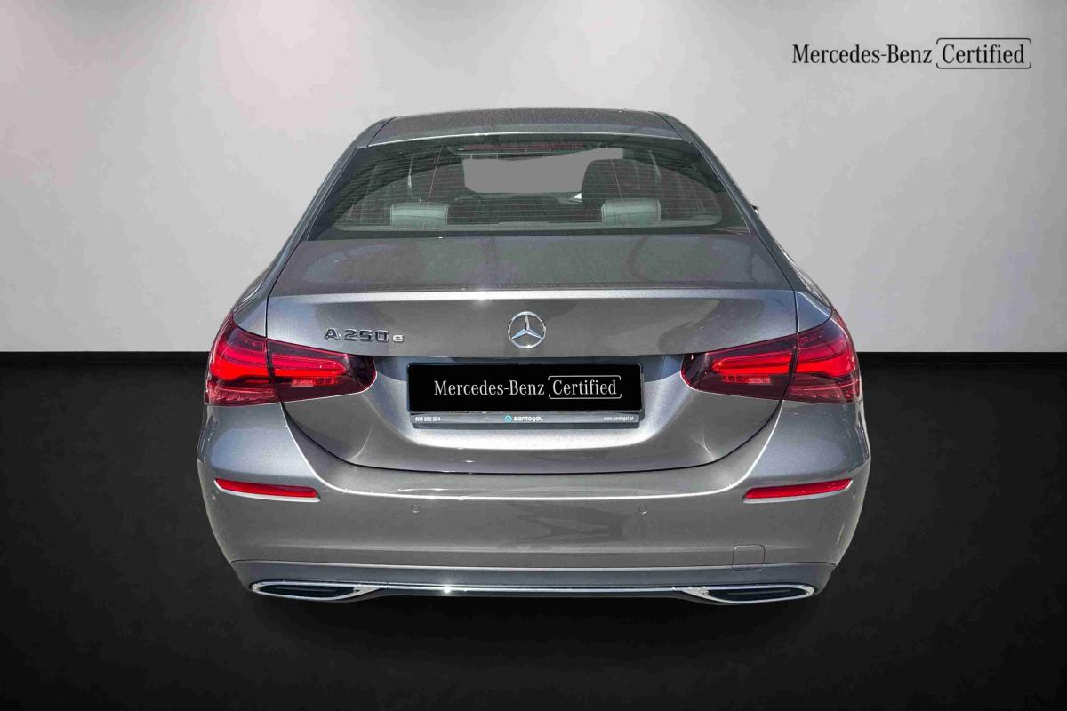 mercedes-benz-classe-a-2023-hibrido-1332cc