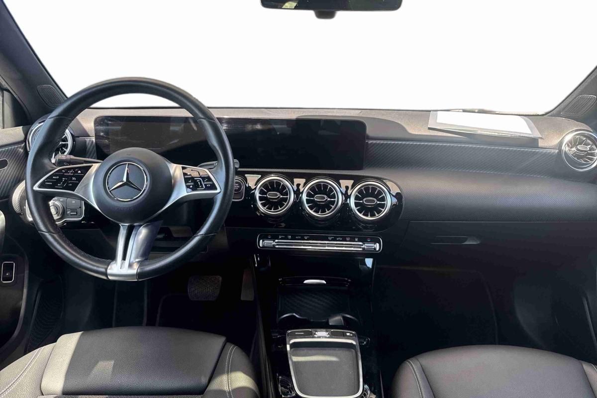 mercedes-benz-classe-a-2023-hibrido-1332cc
