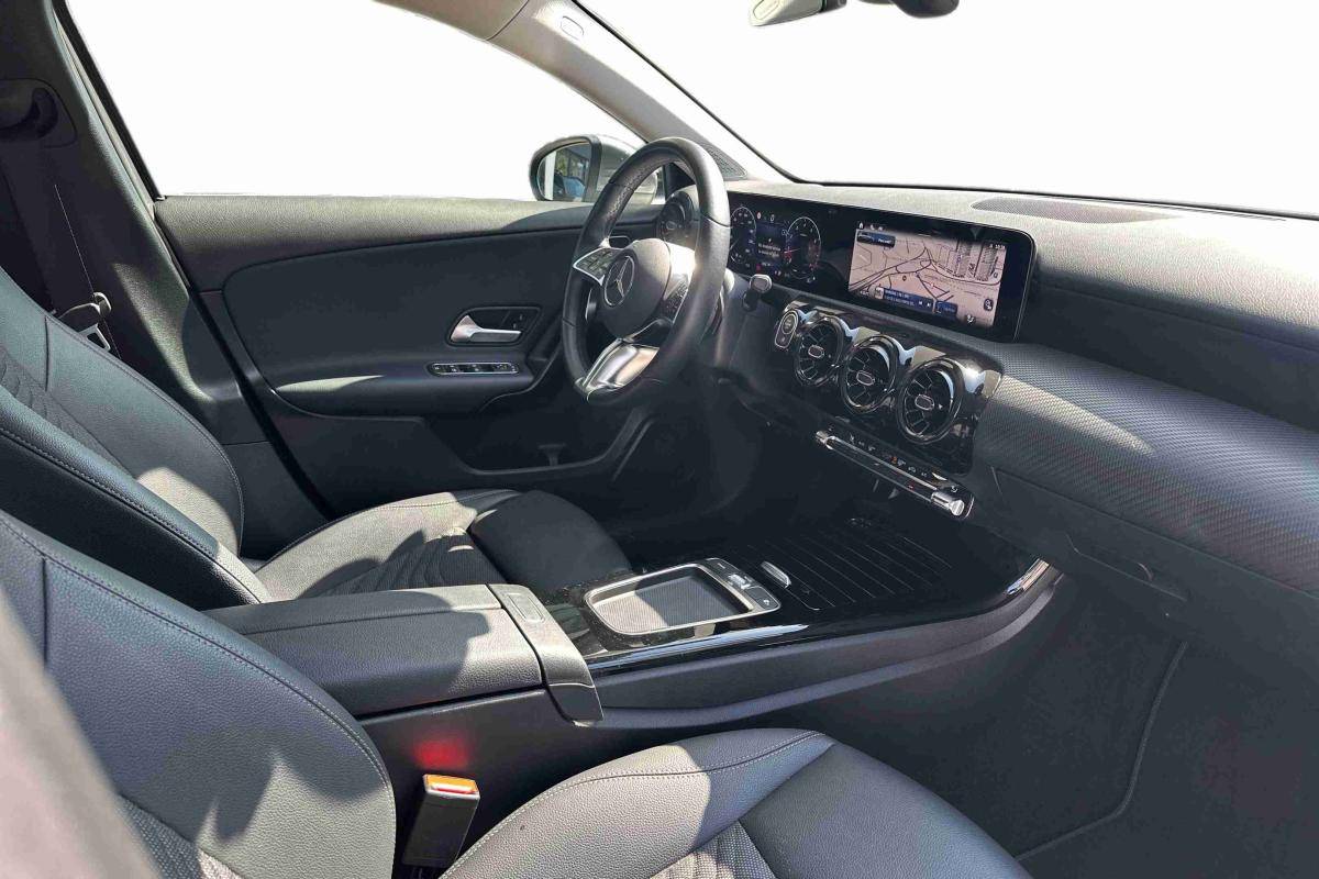 mercedes-benz-200-2025-gasolina-1332cc