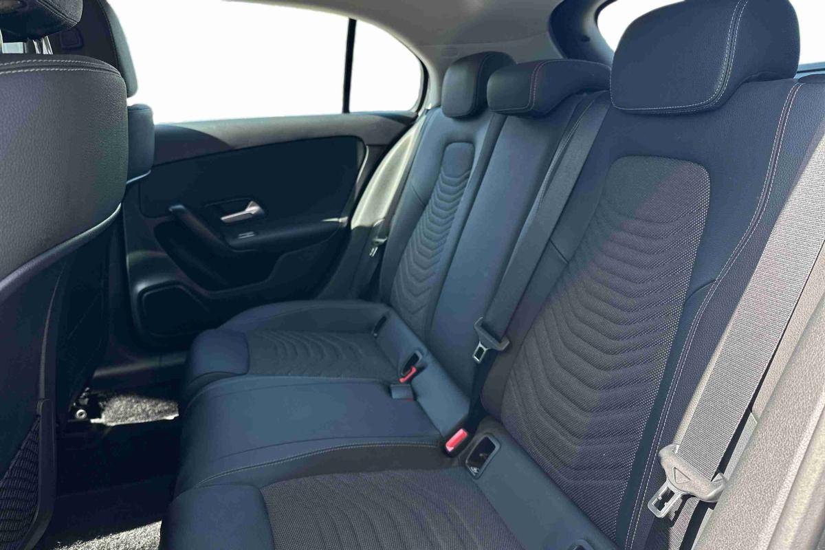 mercedes-benz-200-2025-gasolina-1332cc