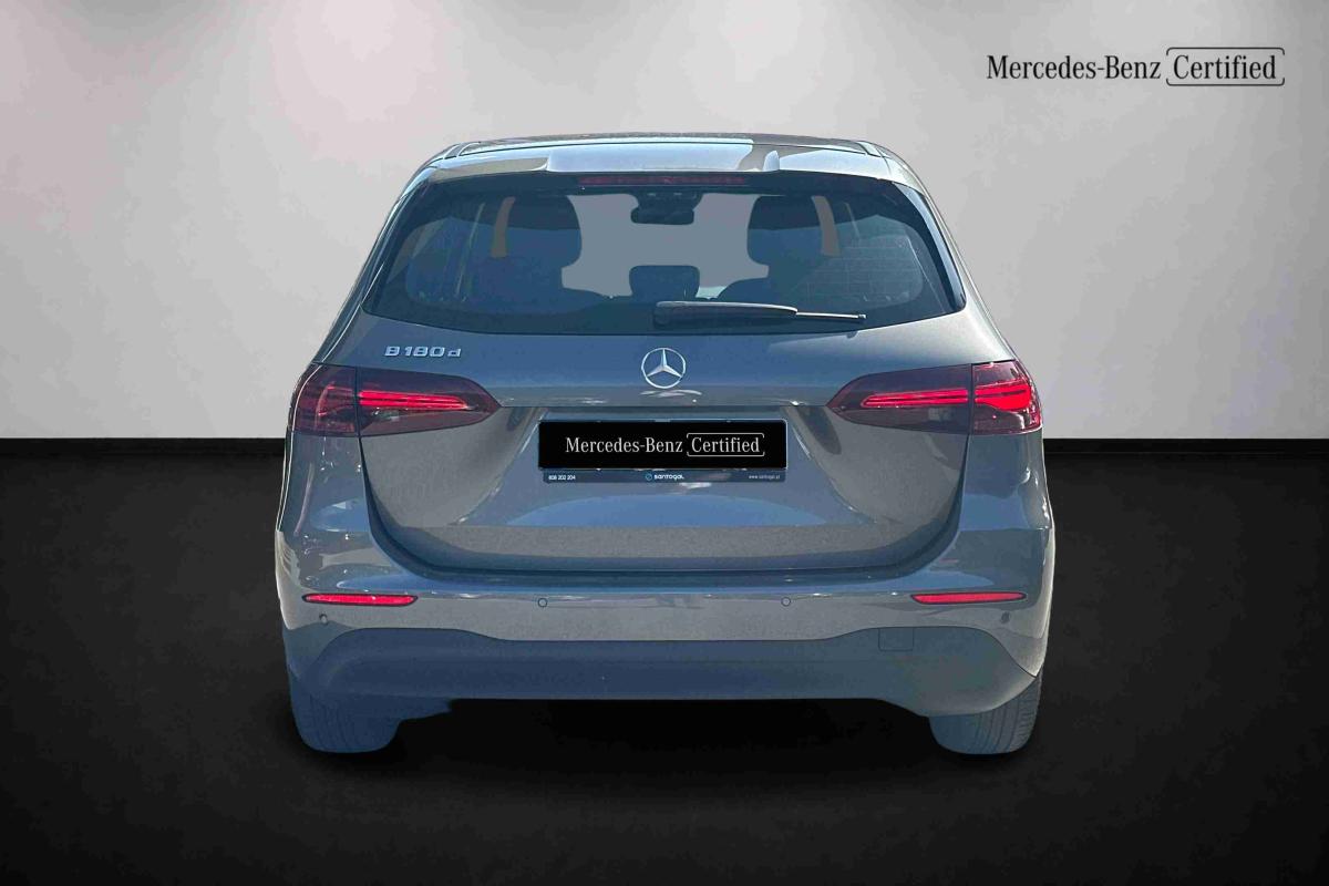 mercedes-benz-180-2025-diesel-1950cc