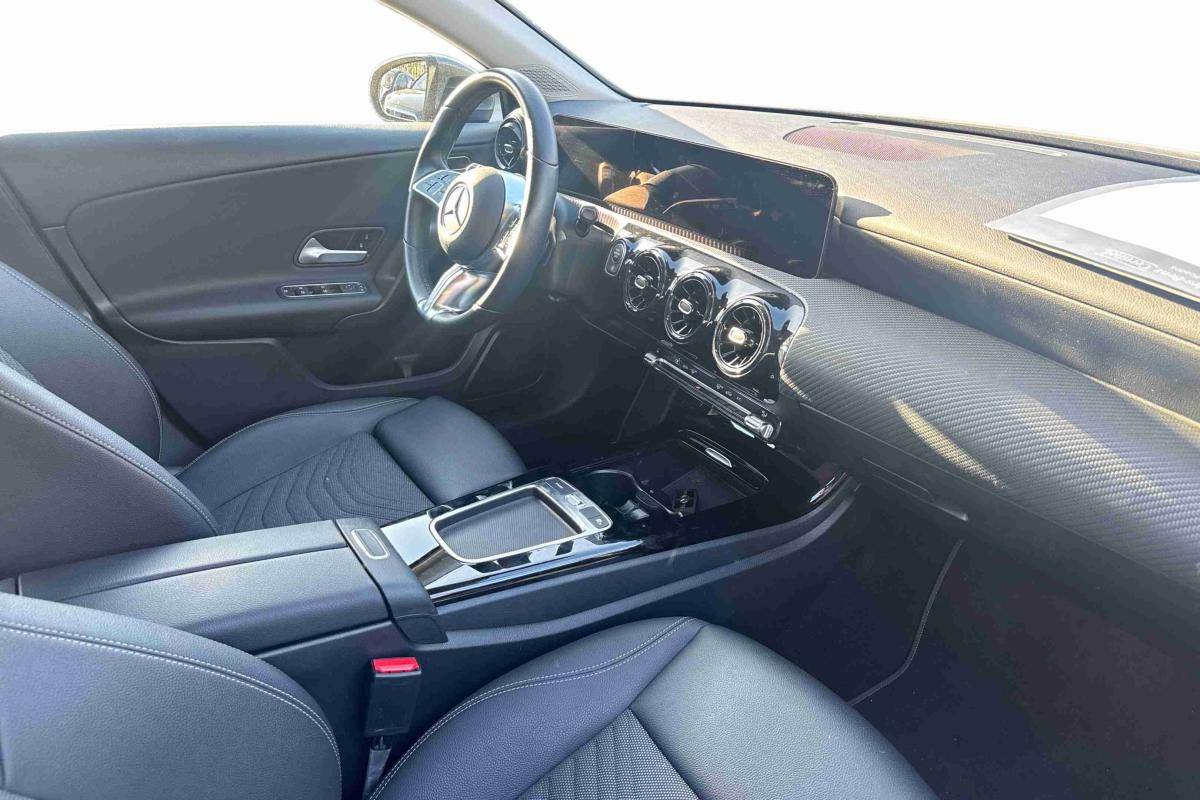 mercedes-benz-200-2025-gasolina-1332cc