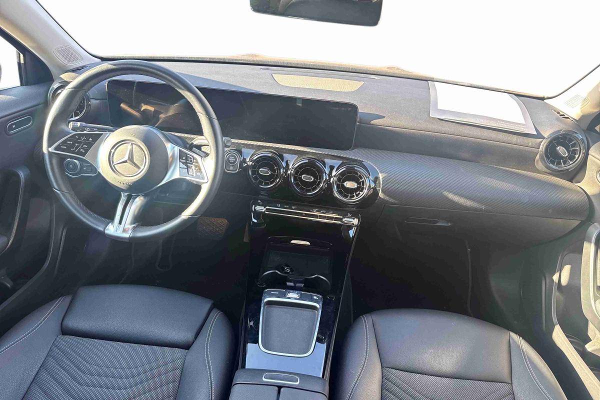 mercedes-benz-200-2025-gasolina-1332cc